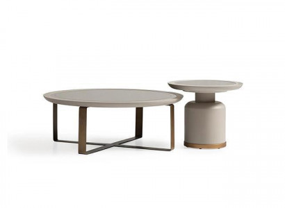 Table basse en métal beige pour un salon complet